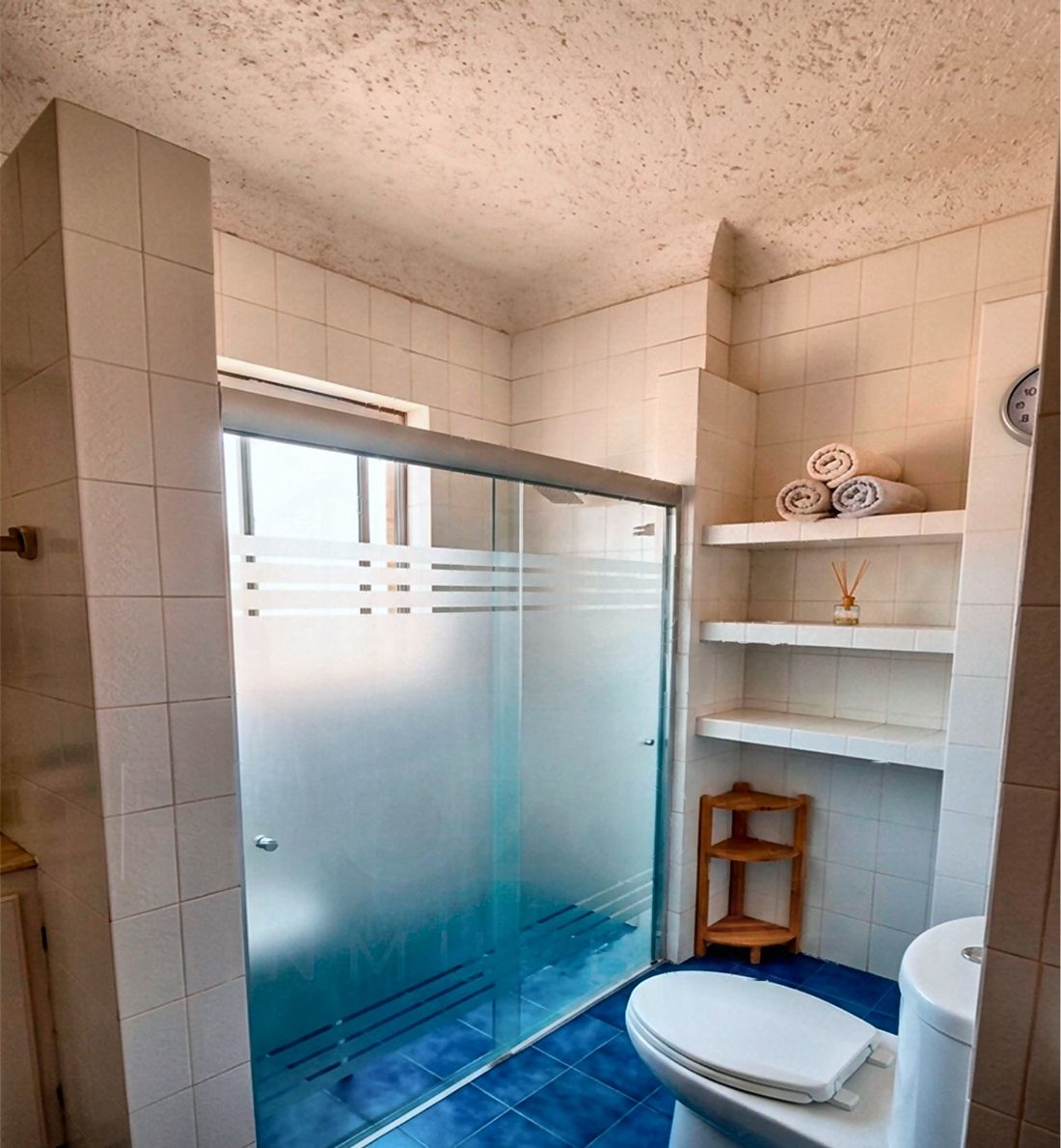 Baño completo en planta alta