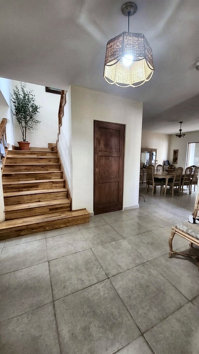Hall y escalera